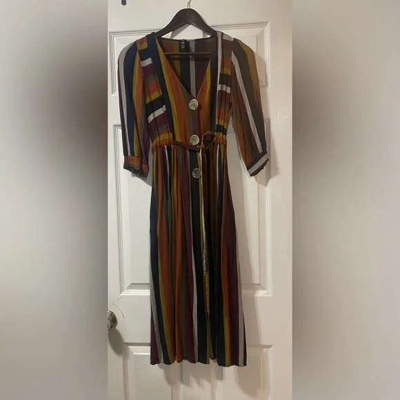Beautiful Zara striped dress with belt and pockets - Picture 1 of 3